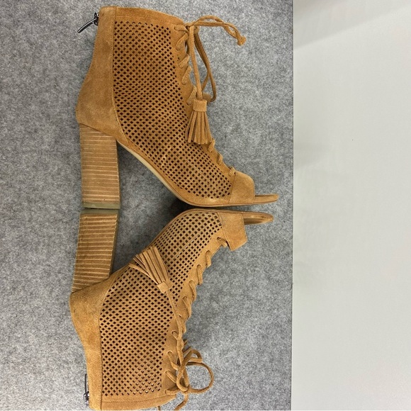 Marc Fisher Shaini Dark Tan Suede Lace Up Heels Women’s Size 7M - Picture 5 of 10